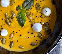 Тыквенный суп с соленой меренгой