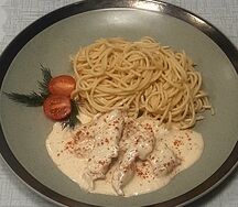 Куриное филе в сливочном сырном соусе