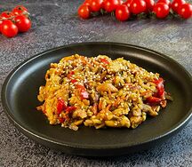 Wok с курицей и рисом