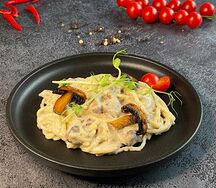 Сливочная паста с цыпленком и грибами