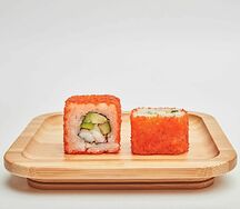 Ролл Калифорния с тигровой креветкой