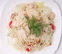 Салат Цезарь с курицей