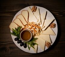 Сырная тарелка по-грузински