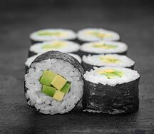 Ролл с авокадо