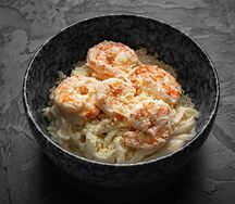 Удон с креветками в трюфельном соусе