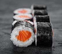 Ролл с лососем