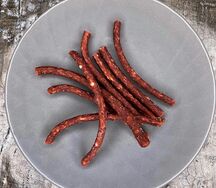 Колбаски сырокопченые птицы