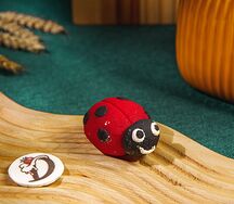 Марципановая фигурка Божья коровка