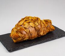Круассан миндальный