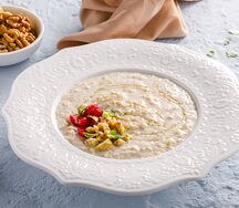 Овсяная каша с сезонными ягодами