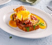 Яйцо Бенедикт с беконом