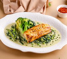 Угольная рыба с брокколи