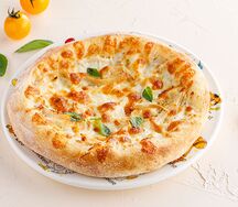 Детская мини-пицца с курой и сыром