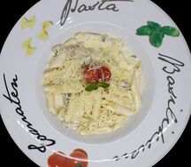 Пенне с курицей и грибами