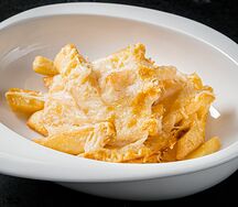 Картофель фри с пармезаном и трюфельным маслом