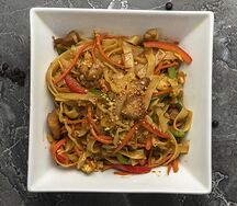 Пшеничная лапша с курицей