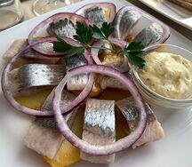 Сельдь с картофелем