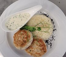 Рыбные котлеты с рисом