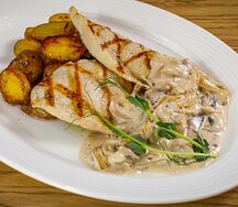 Куриная грудка с запечённым картофелем
