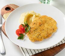 Куриная грудка под сыром с картофельным пюре