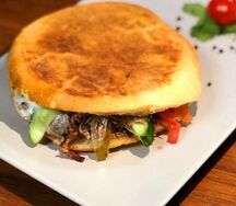 Шаурма в пите с курицей