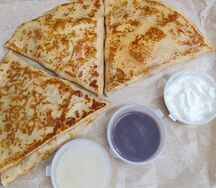 Комбо из 3 сладких блинов с соусами