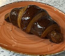 Круассан шоколадный