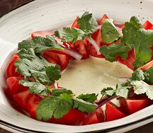 Салат с томатами и мацони