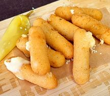 Сырные палочки из моцареллы