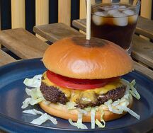 Бургер с мраморной говядиной