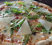 С креветками и рукколой