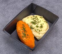 Котлета по-киевски с картофельным пюре