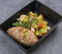 Котлета из телятины с сыром фета и соте из овощей