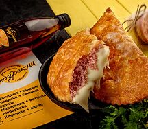 Чебурек с ветчиной и сыром