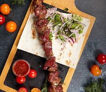 Шашлык из свинины с салом на мангале