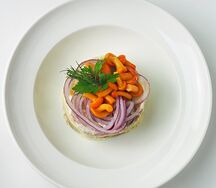 Салат А-ля русс с белыми грибами