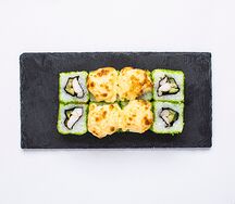 Запечённый ролл с креветкой