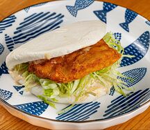 С индейкой и соусом цезарь