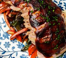 Утка с овощами и устричным соусом