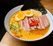 Говяжий рамен с маринованным лотосом