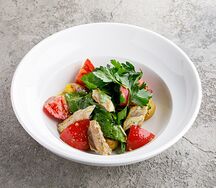 Салат с копченой скумбрией