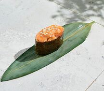 Запеченные суши с угрем