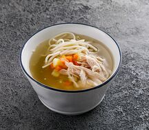 Куриный бульон с лапшой