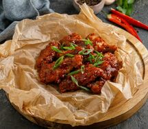 Куриные крылышки с соусом BBQ