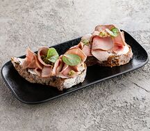 Брускетта Вителло тоннато