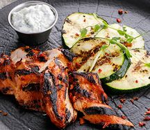 Маринованное куриное бедро с цукини