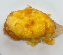 Грудка куриная с помидорами под сырной корочкой
