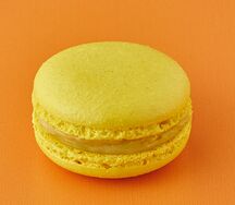 Макарон Банан