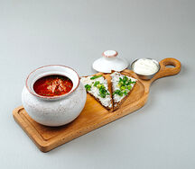 Борщ со смальцем и сметаной