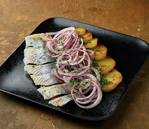 Селедочка с молодым картофелем